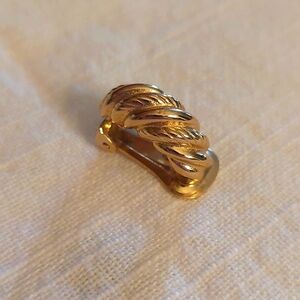 Single Christian Dior Earring